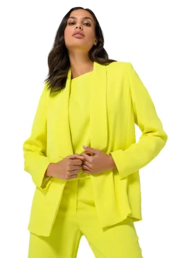 1621-80 / Soepelvallende Asymmetrische Korte Top